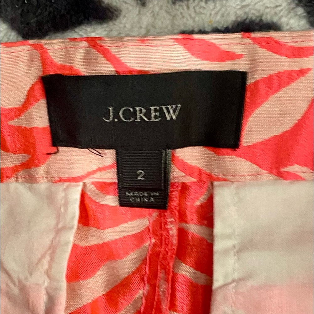 Ladies J Crew Size 2 Designer Shorts Zip Up Side Floral Print Color Pink - Picture 3 of 3